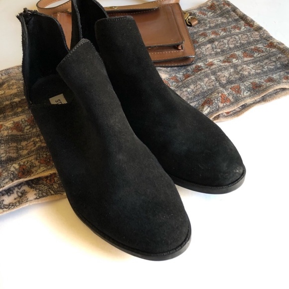 Steve Madden Laramie Suede Cutout Ankle Boot - Picture 8 of 9